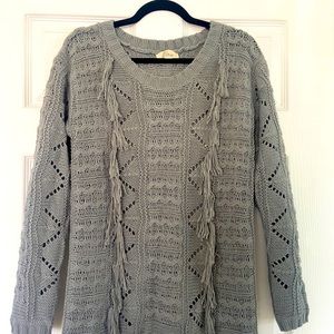 Beautiful ELAN knit gray sweater